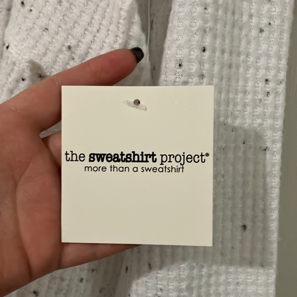 White Speckled Pull Over Top - Picture 4 of 6